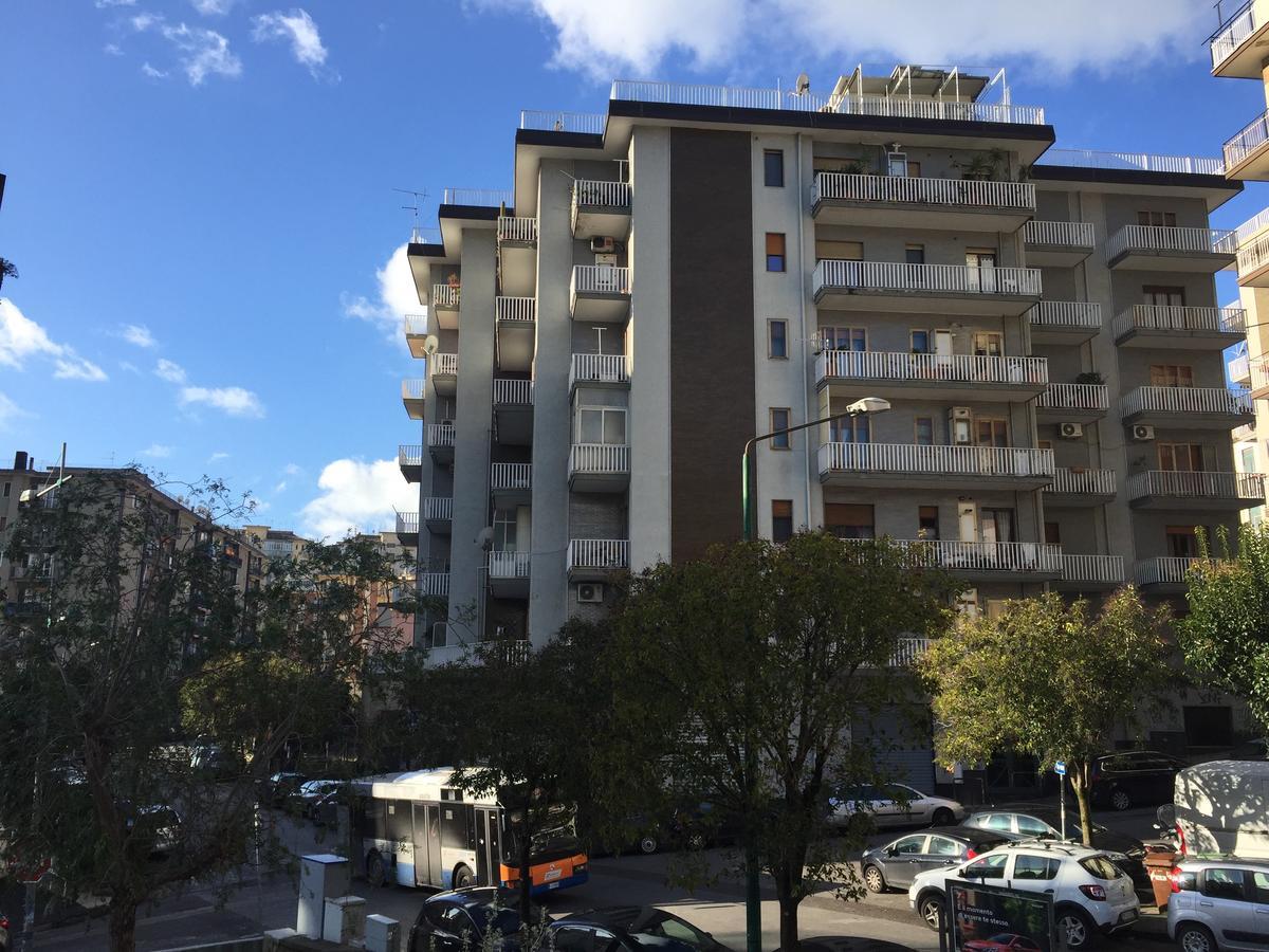 Smart B&B Salerno Eksteriør billede